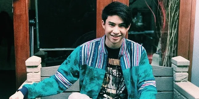 Dikabarkan Dekat Dengan Steffi Zamora, Devano Danendra: Sayang Tidak Harus Ada Status Dikabarkan Dekat Dengan Steffi Zamora, Devano Danendra: Sayang Tidak Harus Ada Status