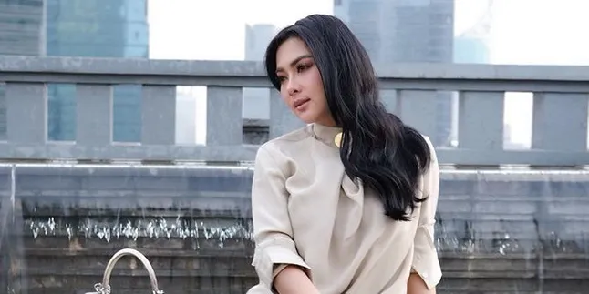 Dikabarkan Hamil & Alami Keguguran, Syahrini Akhirnya Buka Suara Dikabarkan Hamil & Alami Keguguran, Syahrini Akhirnya Buka Suara