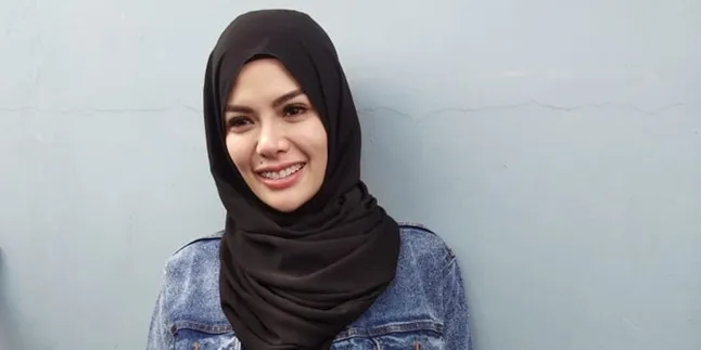 Dikabarkan Hamil Anak Ketiga, Begini Reaksi Nikita Mirzani Dikabarkan Hamil Anak Ketiga, Begini Reaksi Nikita Mirzani