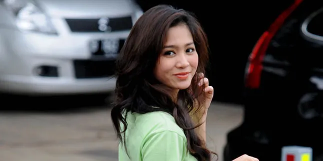 Dikabarkan Jadi Istri Kedua Pengusaha, Ini Kata Bunga Zainal Dikabarkan Jadi Istri Kedua Pengusaha, Ini Kata Bunga Zainal