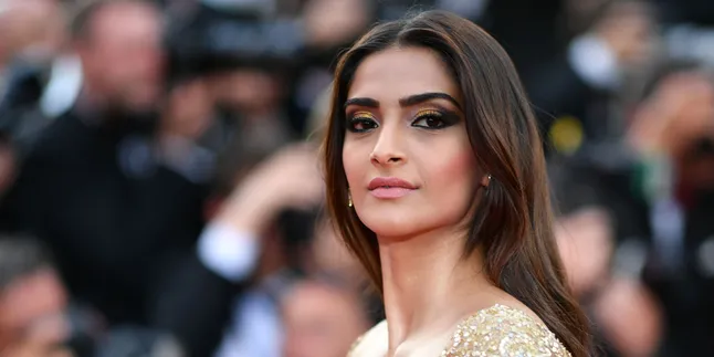 Dikabarkan Menikah Bulan Ini, Sonam Kapoor dan Anand Ahuja Sudah Sebar Undangan?
