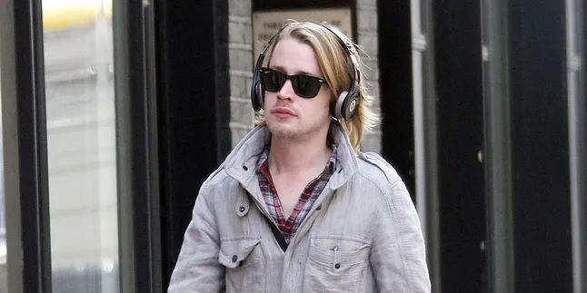 Dikabarkan Meninggal, Macaulay Culkin Malah Pajang Foto Konyol