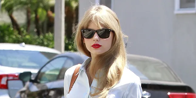 Dikabarkan Pacari Zach Braff, Ini Komentar Taylor Swift