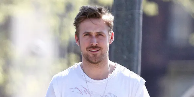 Dikabarkan Putus, Ryan Gosling Malah Muncul di Rumah Eva Mendes