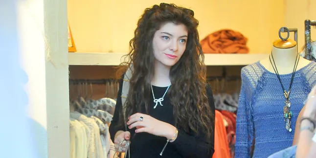 Dikabarkan Sudah Berusia 34 Tahun, Ini Jawaban Lorde