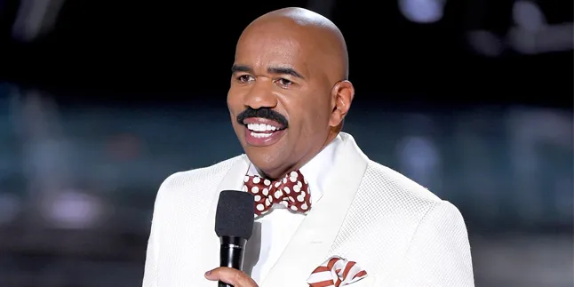 Dikaitkan Dengan Kesalahan di Oscar, Ini Reaksi Steve Harvey