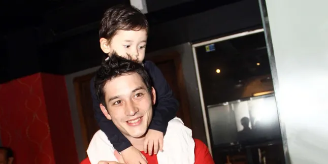 Dikepoin Kenzo, Mike Lewis Rahasiakan Rencana ke Thailand