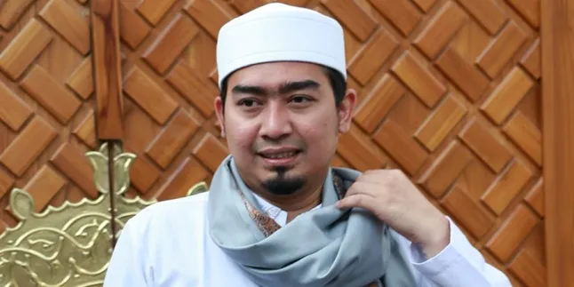 Dikeroyok, Mobil Ustaz Solmed Penyok Dipukul Benda Tumpul