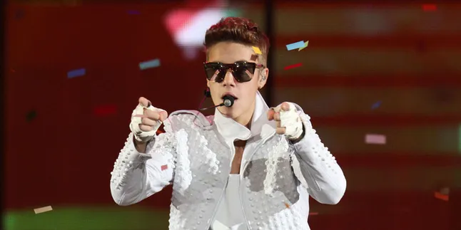 Dikerubungi Fans, Justin Bieber Nyaris Terluka