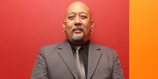Dikhitan Penyebab Indro Warkop Terbiasa Tidur Jam 5 Pagi Dikhitan Penyebab Indro Warkop Terbiasa Tidur Jam 5 Pagi