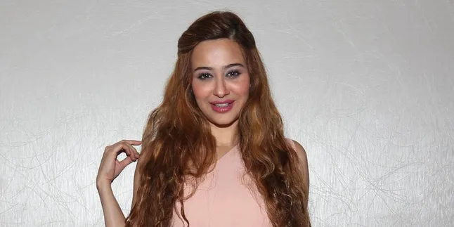 Dikontrak Tiga Minggu di Indonesia, Bayaran Neha Mehta Murah? Dikontrak Tiga Minggu di Indonesia, Bayaran Neha Mehta Murah?