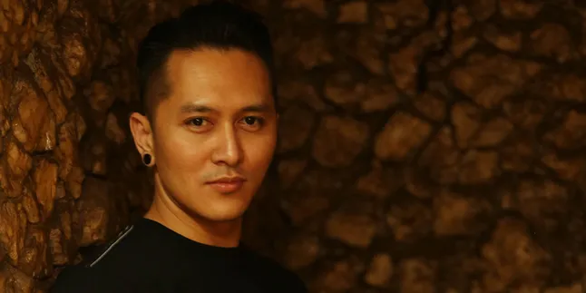Dikubur Dalam Semen, Demian Aditya Tahan Pipis Dikubur Dalam Semen, Demian Aditya Tahan Pipis