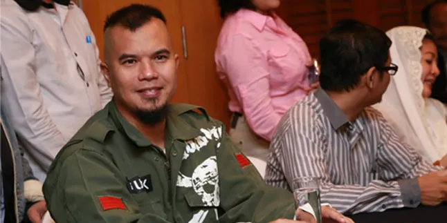 Dikunjungi Yusril Izha Mahendra, Ahmad Dhani Pamer Barang Ini Dikunjungi Yusril Izha Mahendra, Ahmad Dhani Pamer Barang Ini