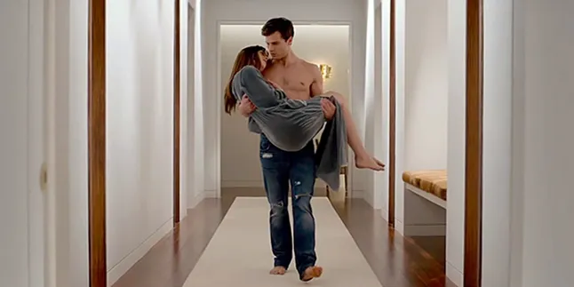 Dilarang Nonton 'FIFTY SHADES', 100 Remaja Florida Kepung Mall Dilarang Nonton 'FIFTY SHADES', 100 Remaja Florida Kepung Mall