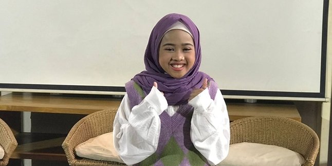 Dilatih Rieka Roslan Selama 2 Bulan, Ainun Mahya Langsung Luncurkan Single 'Ayah dan Ibu'