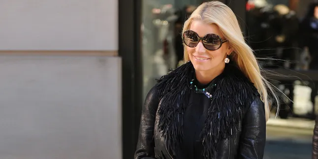 Dilempar Tinggi ke Udara, Ini Reaksi Bayi Jessica Simpson