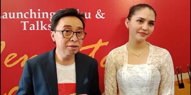 Dimeriahkan Juliette Angela, Suaib Mappasila Luncurkan Buku 'Mencatat Indonesia'