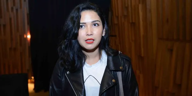 Dinda Kanyadewi Enek Bolak-Balik Jakarta-Bali!