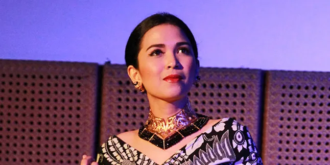 Dinda Kanyadewi Ingin Ajarkan Ilmu Teater Yang Ia Miliki Dinda Kanyadewi Ingin Ajarkan Ilmu Teater Yang Ia Miliki