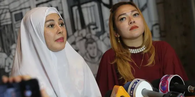 Sandy Tumiwa Doakan Vivi Paris Disambar Petir Gara-Gara Minta Cerai