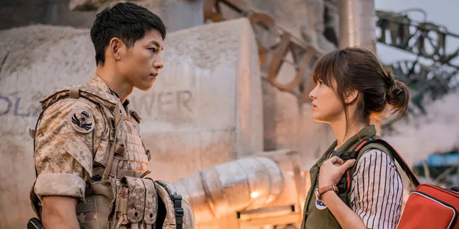 Dinner Bareng, Song Joong Ki - Song Hye Gyo Diganggu Paparazi Dinner Bareng, Song Joong Ki - Song Hye Gyo Diganggu Paparazi