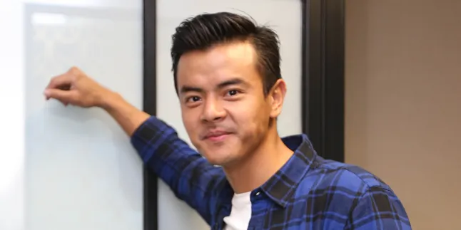 Dion Wiyoko Kesulitan Melawak di Film Komedi Dion Wiyoko Kesulitan Melawak di Film Komedi