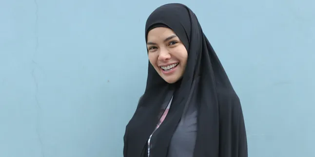 Dipanggil Bumil, Nikita Mirzani Ngidam Cilok Yang Dimakan Sambil...