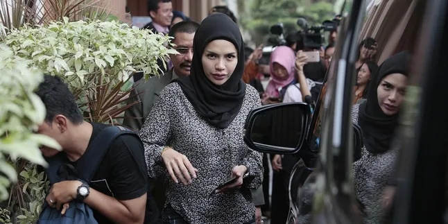 Dipo Latief Akui Talak Nikita Mirzani, Pengacara Siap Hadirkan Bukti di Persidangan Dipo Latief Akui Talak Nikita Mirzani, Pengacara Siap Hadirkan Bukti di Persidangan