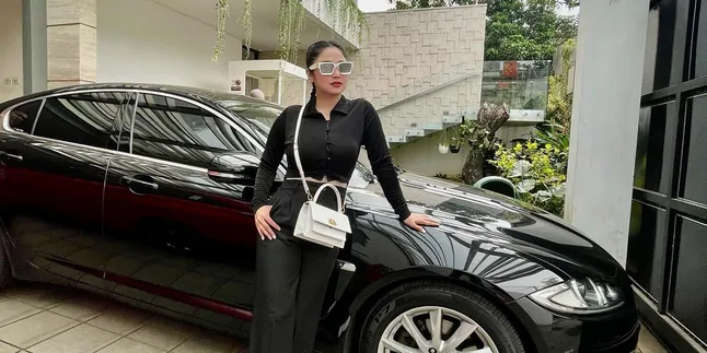 Dipuji Semakin Cantik Setelah Bercerai dengan Angga Wijaya, Dewi Perssik: Terlepas dari Beban