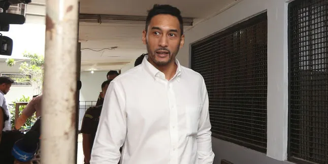 Direhabilitasi Karena Narkoba, Restu Sinaga Masih Bisa Pelesir? Direhabilitasi Karena Narkoba, Restu Sinaga Masih Bisa Pelesir?
