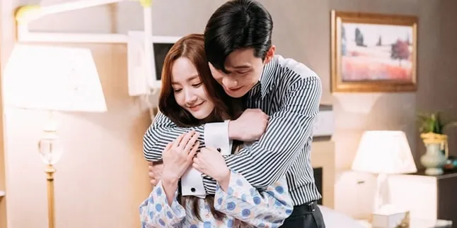 Dirumorkan Pacaran, Ini Bukti Park Min Young Pakai Sepatu & Topi Park Seo Joon? Dirumorkan Pacaran, Ini Bukti Park Min Young Pakai Sepatu & Topi Park Seo Joon?
