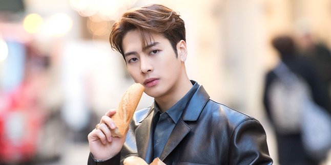 Rumored to be Dating, Jackson GOT7 Gives Sweet Explanation to Fans