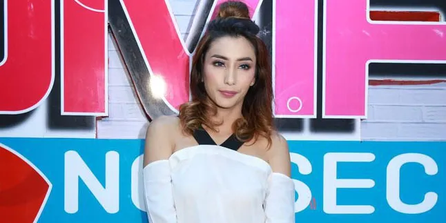 Disebut Cuma Pakai Barang Endorse, Tyas Mirasih Balas Haters