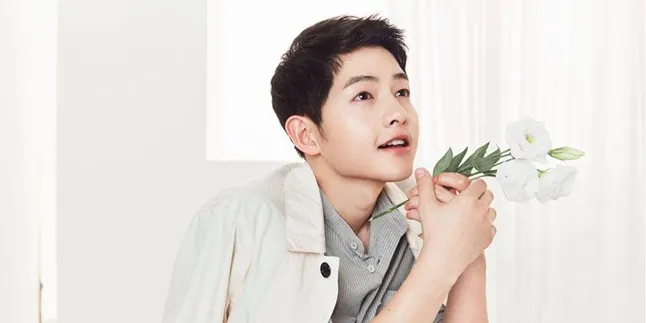 Disebut Dalam Skandal Mantan Presiden, Song Joong Ki Minta Ampun