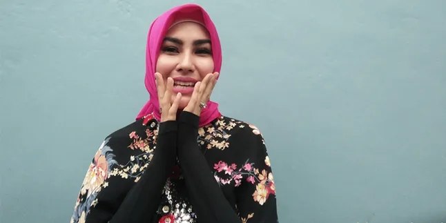 Disebut Rusak Rumah Tangga Orang, Kartika Putri Kehilangan Pekerjaan