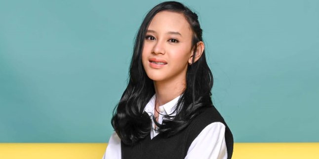 Disebut Sebagai Penyanyi Muda Berbakat, Dinda Ghania Rilis Lagu Baru 'Berteman Saja'