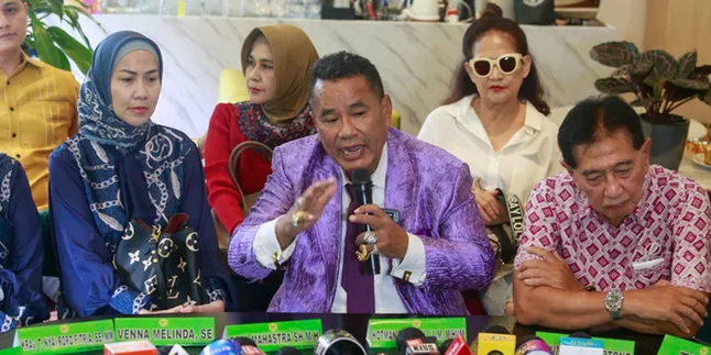 Disebut Tak Pernah Hadiri Sidang Dari Kasus KDRT dan Perceraian Venna Melinda, Hotman Paris: Masa Gurunya Harus Turun?
