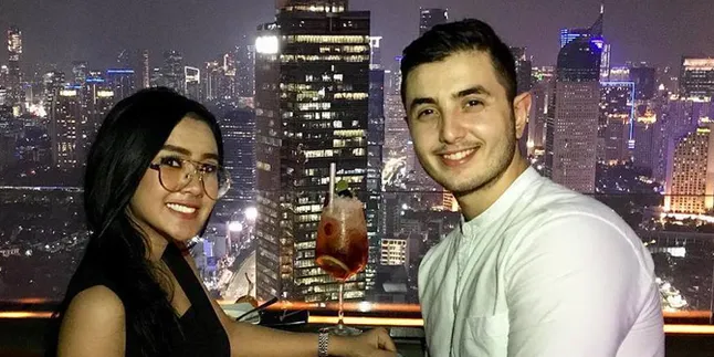 Disindir Tak Punya Kerjaan, Mantan Pacar Cita Citata Sebut Dirinya Pengusaha Resto