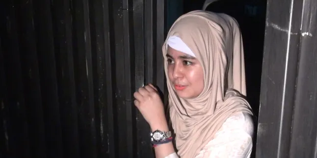 Diskusi Tentang Hijab, Risty Tagor Hindari Bicara Perceraian Diskusi Tentang Hijab, Risty Tagor Hindari Bicara Perceraian