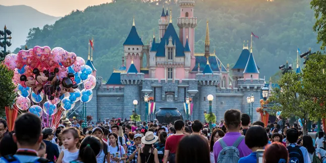 Disneyland Hongkong Punya Wahana yang Jadi Favorit Milenial Nih