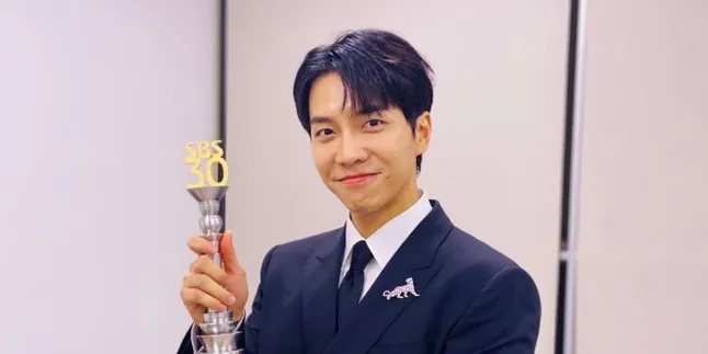 Dispatch Ungkap Lee Seung Gi Tak Pernah Dibayar Selama Jadi Penyanyi Dispatch Ungkap Lee Seung Gi Tak Pernah Dibayar Selama Jadi Penyanyi
