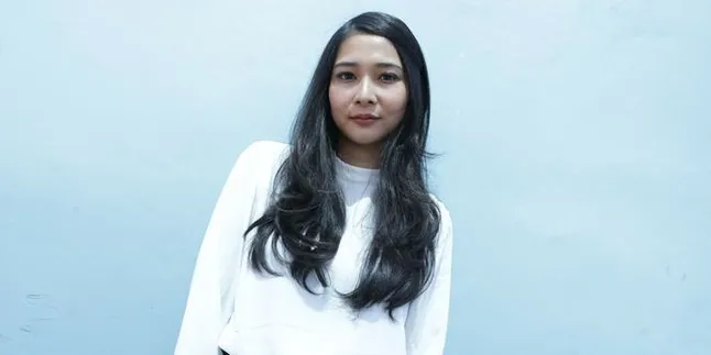Dita 'Mey Chan' Tolak Jelaskan Kenapa Hapus Foto Suami di Instagram