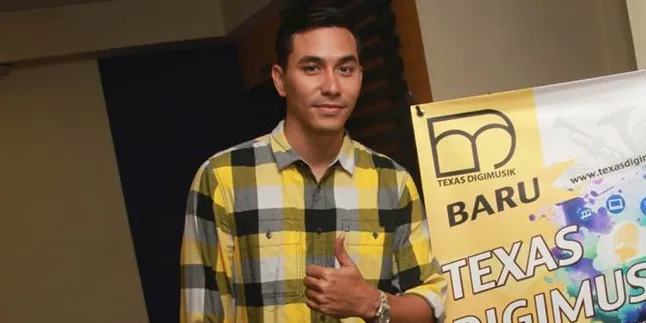 Ditagih Anak, Darius Sinathrya Ajak Keluarga Liburan ke Tokyo