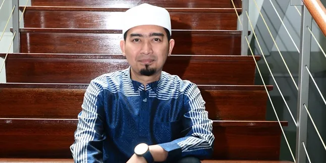 Ditahan di Bandara Changi, Ustaz Solmed Ditanya Facebook & Sosmed