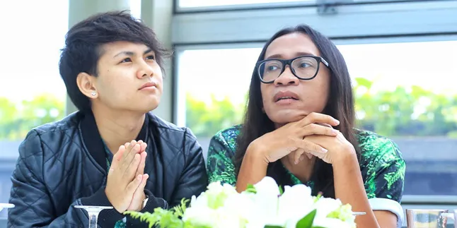 Ditalak, Evelyn Tak Temukan Alasan Aming Menceraikan Dirinya Ditalak, Evelyn Tak Temukan Alasan Aming Menceraikan Dirinya