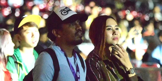 Ditanya Balikan Dengan Aura Kasih, Glenn Fredly : Doakan Saja Ditanya Balikan Dengan Aura Kasih, Glenn Fredly : Doakan Saja