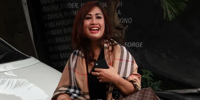 Ditanya Kapan Nikah Lagi, Melinda Panggil 'Jodohnya'
