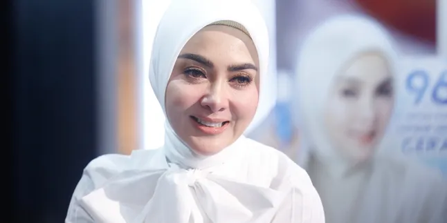 Ditanya Kapan Nyanyi Lagi, Syahrini: Belum Ada Izin Suami Ditanya Kapan Nyanyi Lagi, Syahrini: Belum Ada Izin Suami