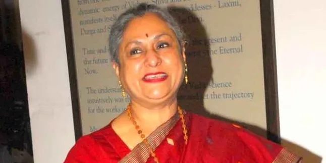 Ditanya Kondisi Amitabh Bachchan, Jaya Serang Wartawan Ditanya Kondisi Amitabh Bachchan, Jaya Serang Wartawan