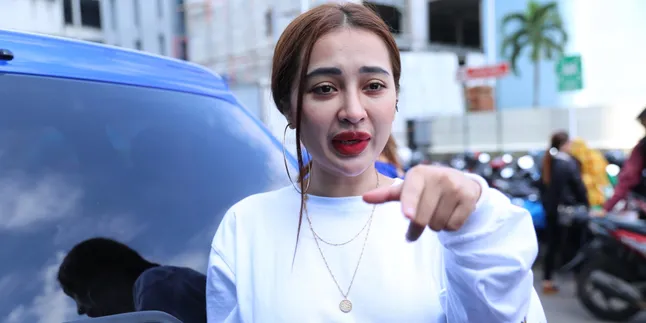 Ditanya Seputar Keaslian Payudaranya Oleh Netizen, Cupi Cupita Ngambek